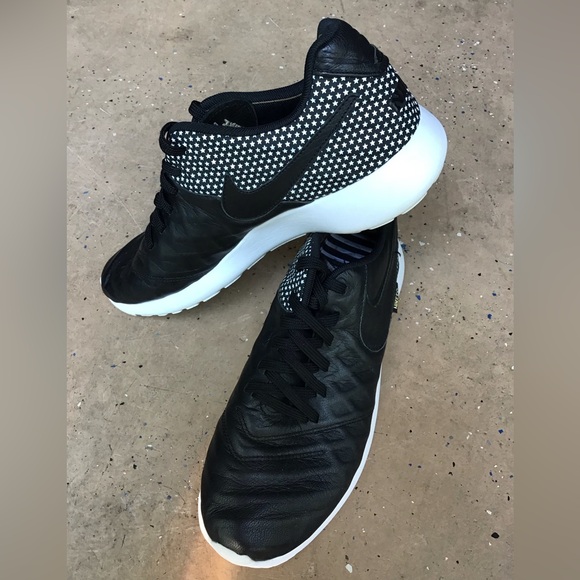 NIKE Roshe Tiempo VI QS SNEAKERS Black/Black/Metallic Gold/White - Picture 4 of 5